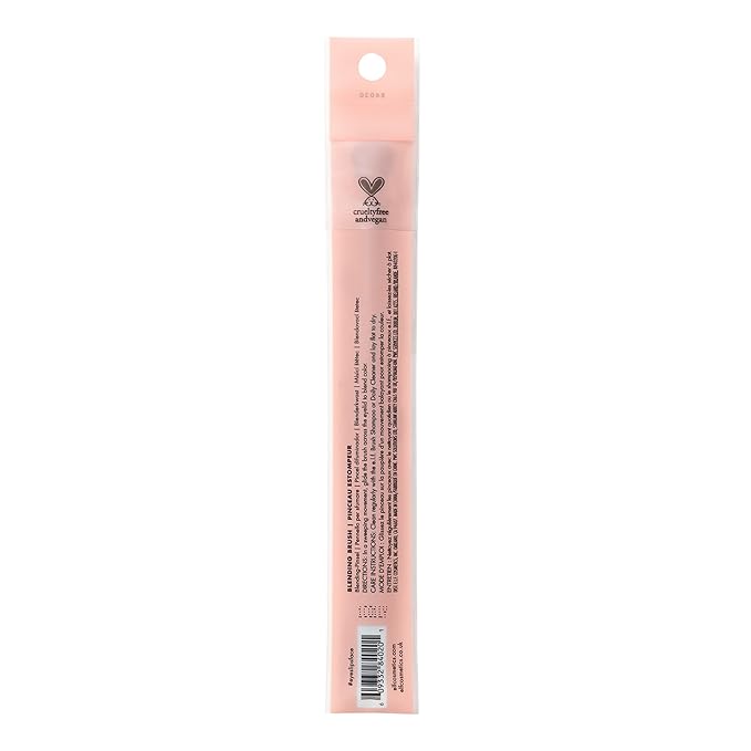 e.l.f. Eyeshadow "C" Brush, Curved Eyeshadow Brush For Blending & Diffusing, Helps Create The Perfect Smoky Eye, Vegan & Cruelty-Free