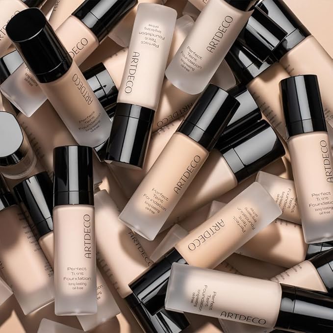 ARTDECO Perfect Teint Foundation - Olive Beige N°56 - Lightweight Liquid Formula - Medium to Full Coverage - Without Mask-Like Effect - Conceals Imperfections - Vegan Makeup - Hyaluron - 0.67 Fl Oz