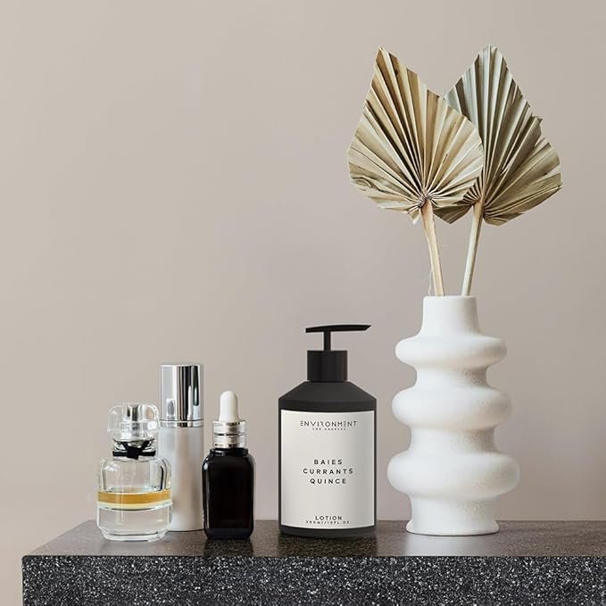 ENVIRONMENT Inspired by Designer Perfume DYPT Lotion, 300ml Luxury Scented Lotion (Baies | Currants | Quince) Bathroom Luxury, Men & Women High-End Body Lotion, Hand Cream, Dry Skin Treatment