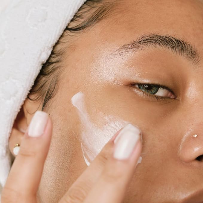 Retinol Face and Undereye Cream with Hyaluronic Acid, Niacinamide & Green Tea 0.5 oz