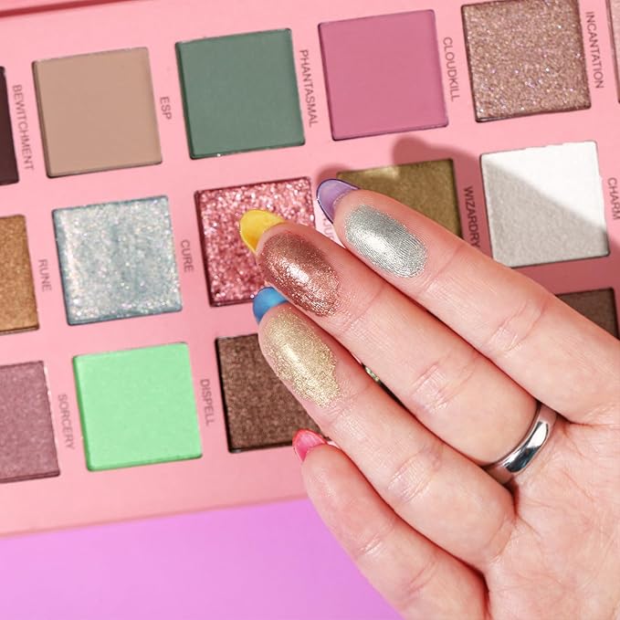 18 Colors Eyeshadow Palette With 7 pcs Soft Brushes Makeup Set High Pigmented Shimmer Matte Metallic Glitter Pink Nude Sage Green Eye Shadow Brush Make Up Kit for Women & Teen, Beginner & Pros