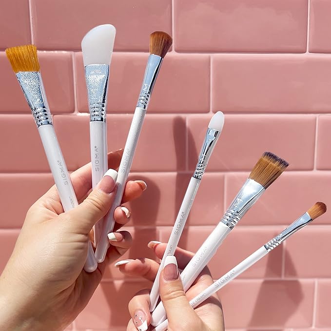 Sigma Beauty S05 Moisturizer Skincare Brush – Skincare Tool for Applying Skincare Products to Face and Skin, Face Moisturizer Brush for Creams and Lotions (1 Pc)