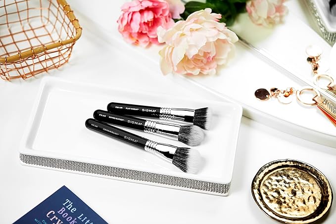 Sigma Beauty F53 Air Contour and Blush Brush – Angled Makeup Brush for Blush & Bronzer, Perfect for Sheer to Medium Coverage, Professional, Streak-Free Application (1 Brush)
